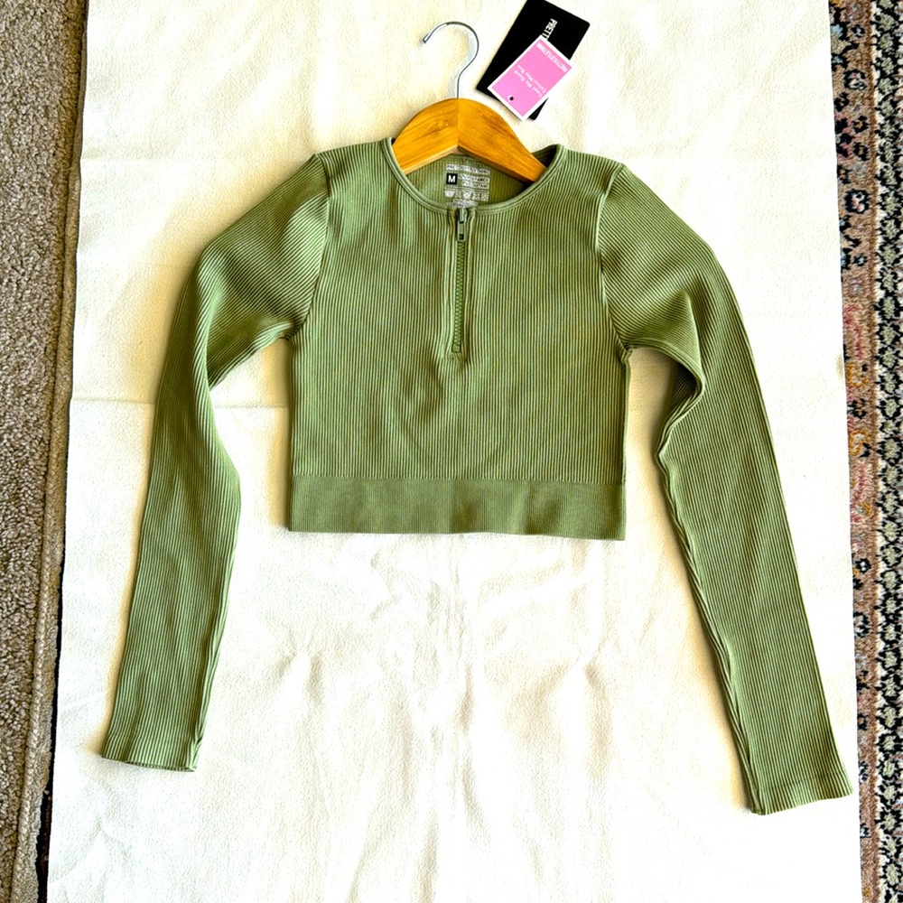 Women Ribbed Knit Long Sleeve Tight Crop Top Spring Casual Size Medium NWT